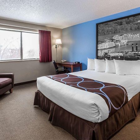 Super 8 By Wyndham Dubuque Motel Ngoại thất bức ảnh