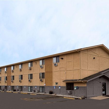 Super 8 By Wyndham Dubuque Motel Ngoại thất bức ảnh