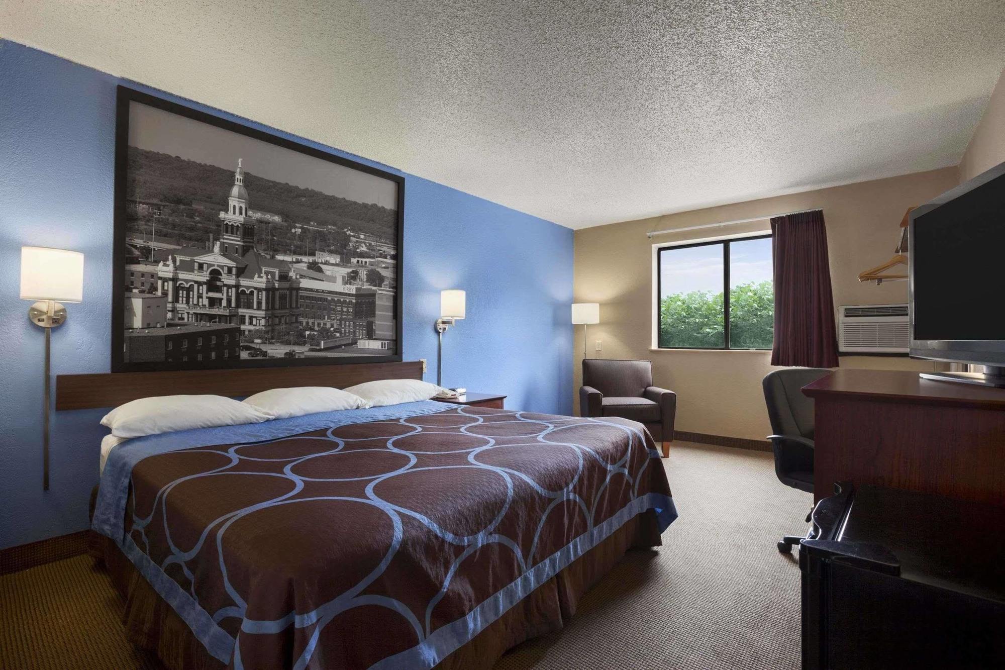 Super 8 By Wyndham Dubuque Motel Ngoại thất bức ảnh