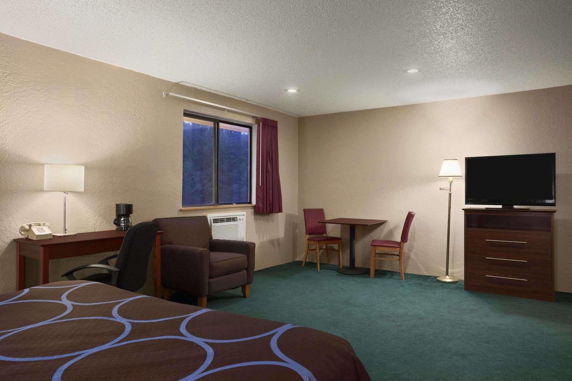 Super 8 By Wyndham Dubuque Motel Ngoại thất bức ảnh
