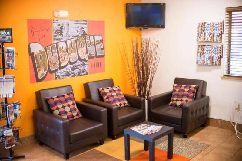Super 8 By Wyndham Dubuque Motel Ngoại thất bức ảnh