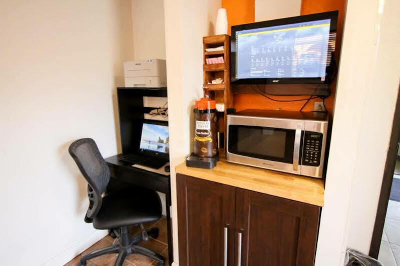 Super 8 By Wyndham Dubuque Motel Ngoại thất bức ảnh